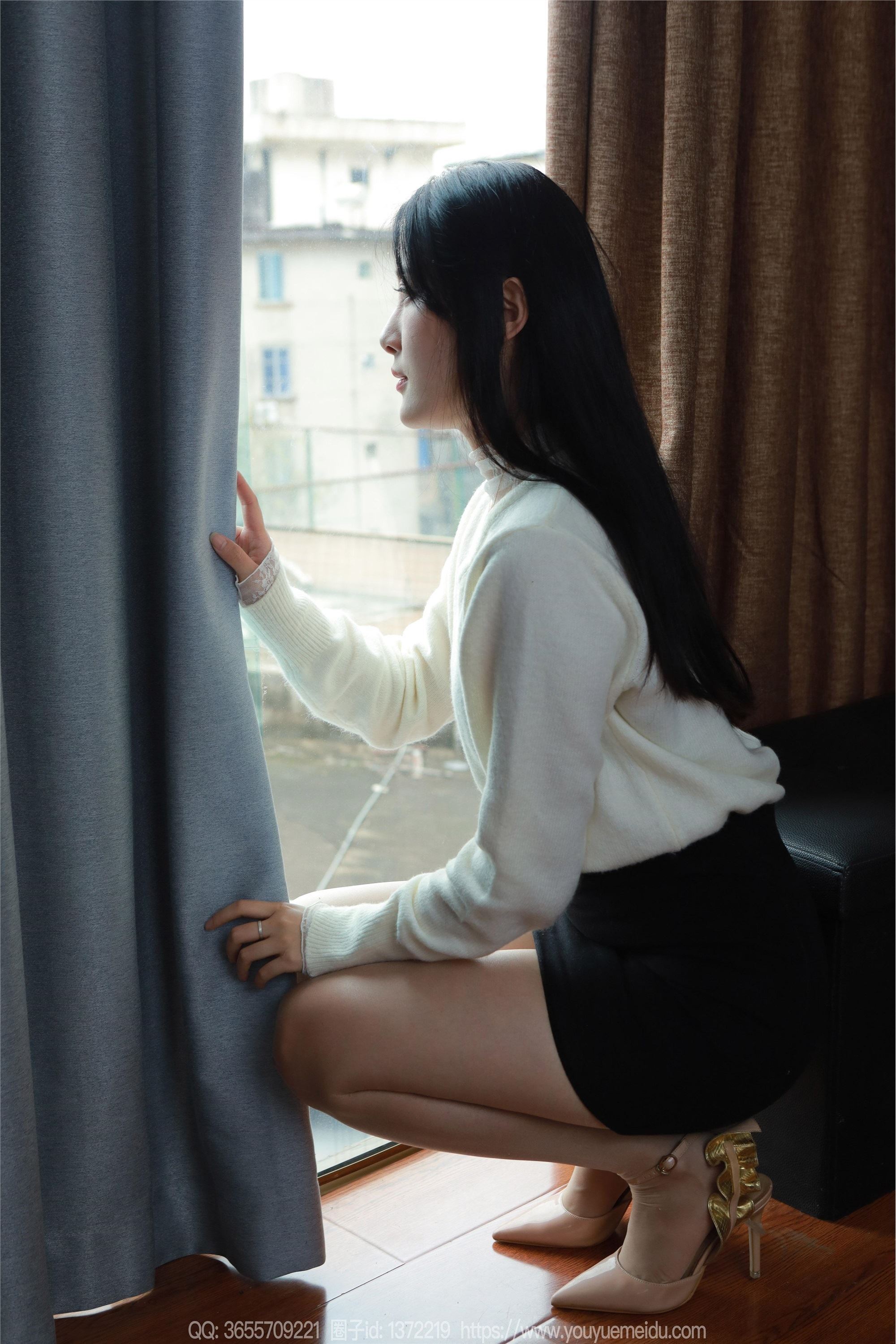 IESS异思趣向  2025.03.03 丝享家 1991 婉萍《酒杯美腿》